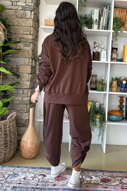 The Sunday Morning V Slouch Sweatshirt Chocolate